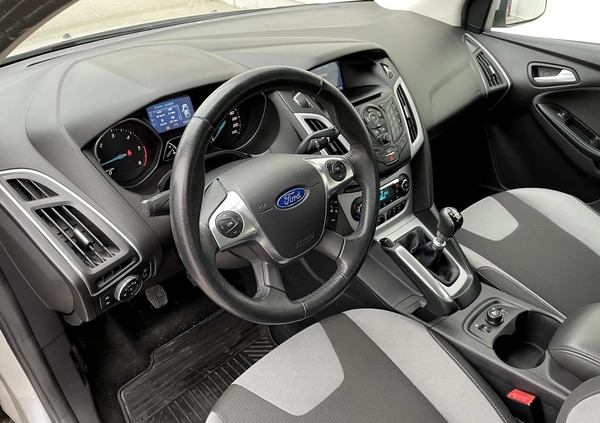 Ford Focus cena 24500 przebieg: 196100, rok produkcji 2012 z Ustrzyki Dolne małe 742